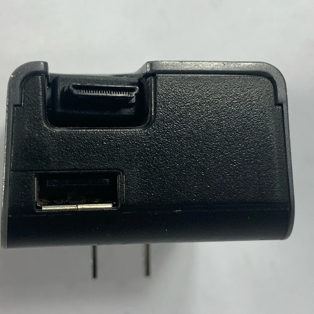 Point Mobl 23-1120 Retractable Samsung M300 S20 S22 20-Pin Data Sync USB Cable